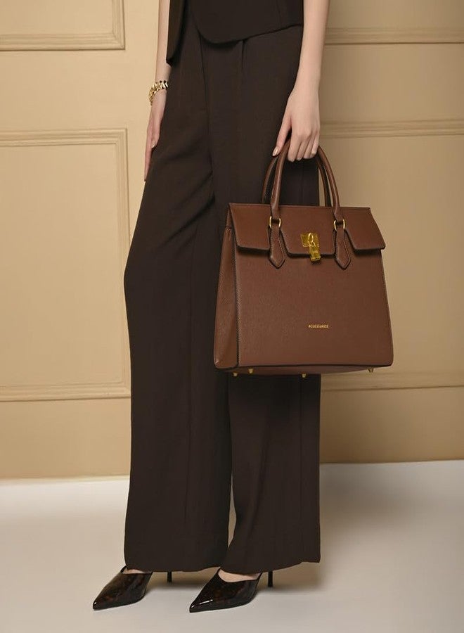 أكسيسورايز حقيبة يد نسائية من أكسسورايز لندن، لون بني، بتصميم إمبراس، بمقبض علوي منظم | حقيبة يد فاخرة - Image 2